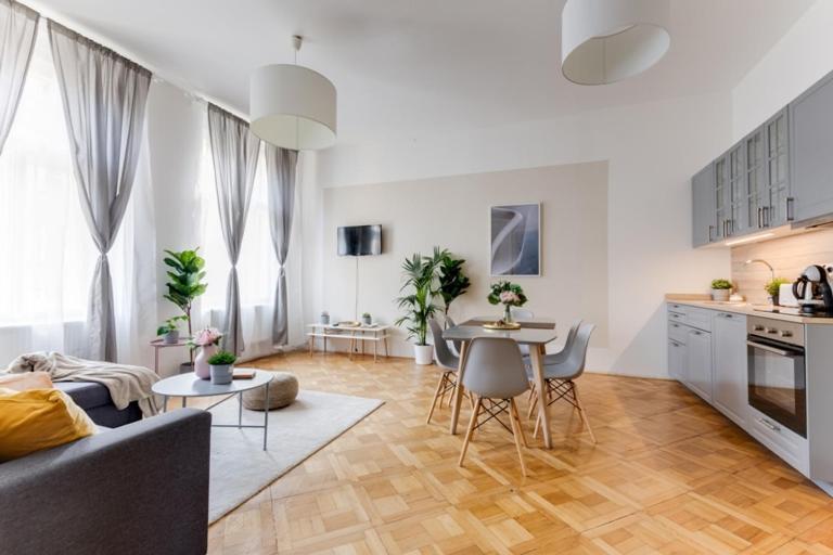 New & Cozy 3bds In Historical Center - S8 Apartment
