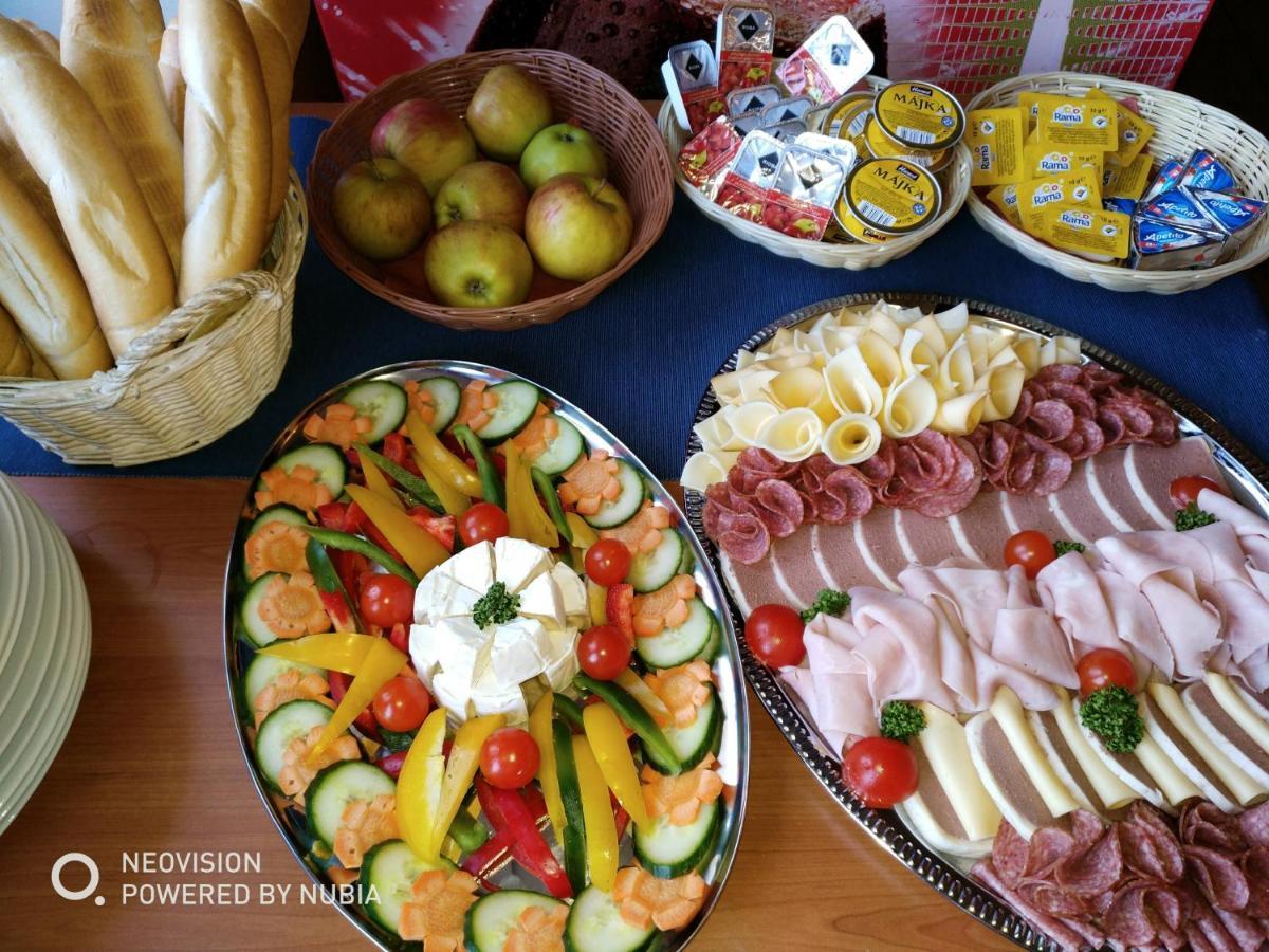 A Restaurace Simanda Maison d'hôtes Prague