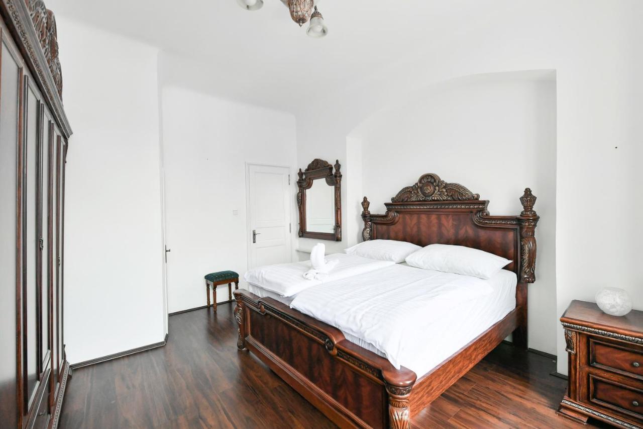 Comfort Central Apartment, 4bdrm, 2bthrm Daire