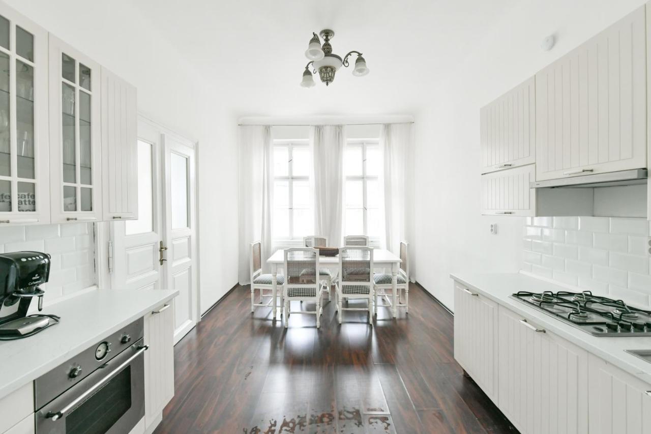 Daire Comfort Central Apartment, 4bdrm, 2bthrm *