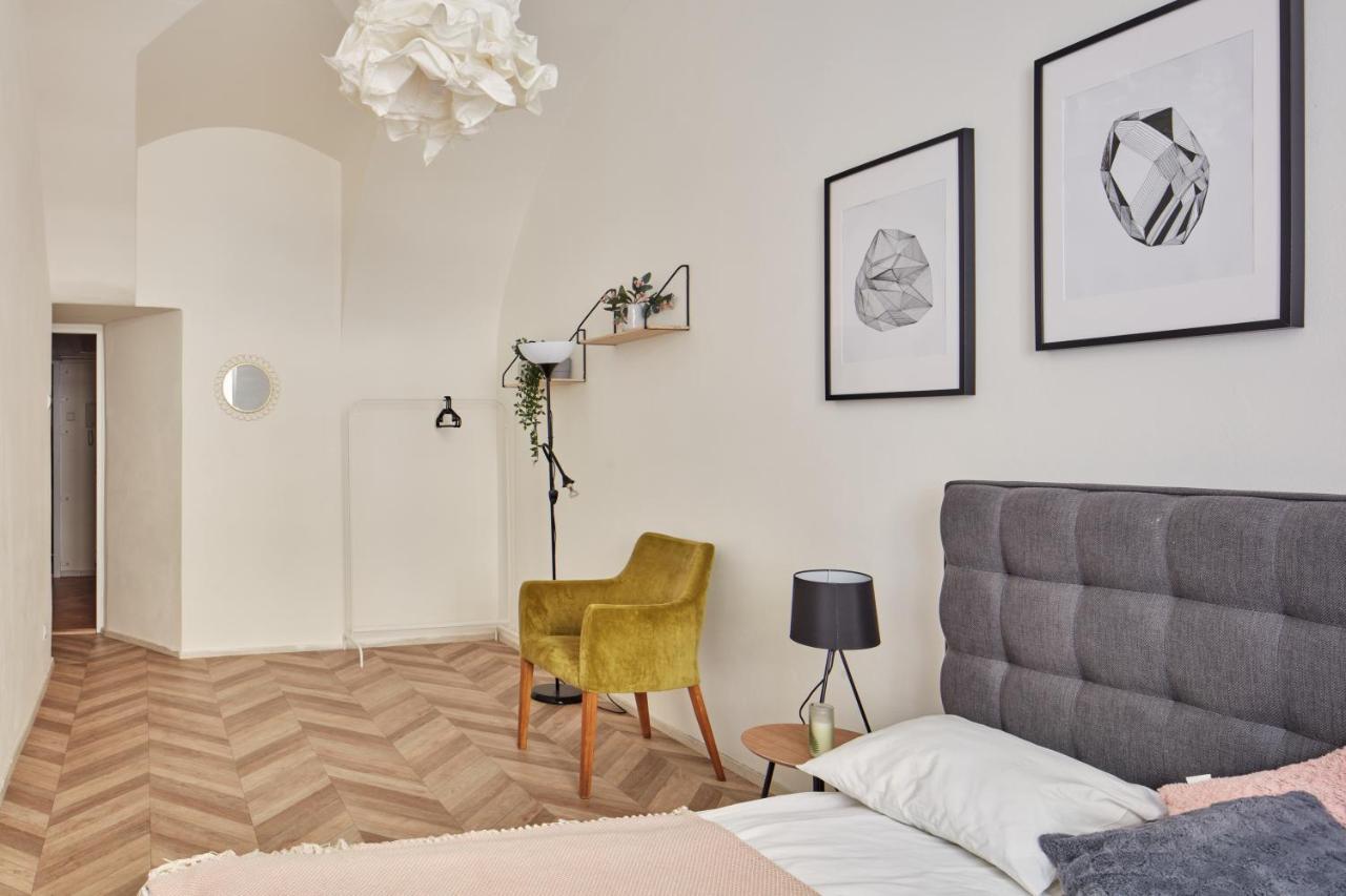 Cozy Flat In New Town By Days Prague