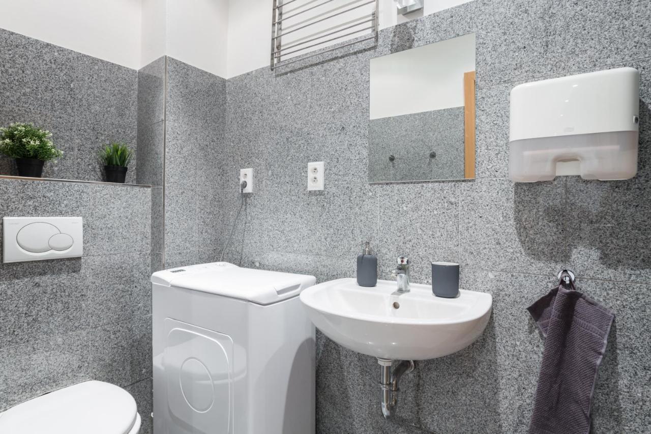 Daire Flat 2 Bedrooms In Historical Center - Klimentska *