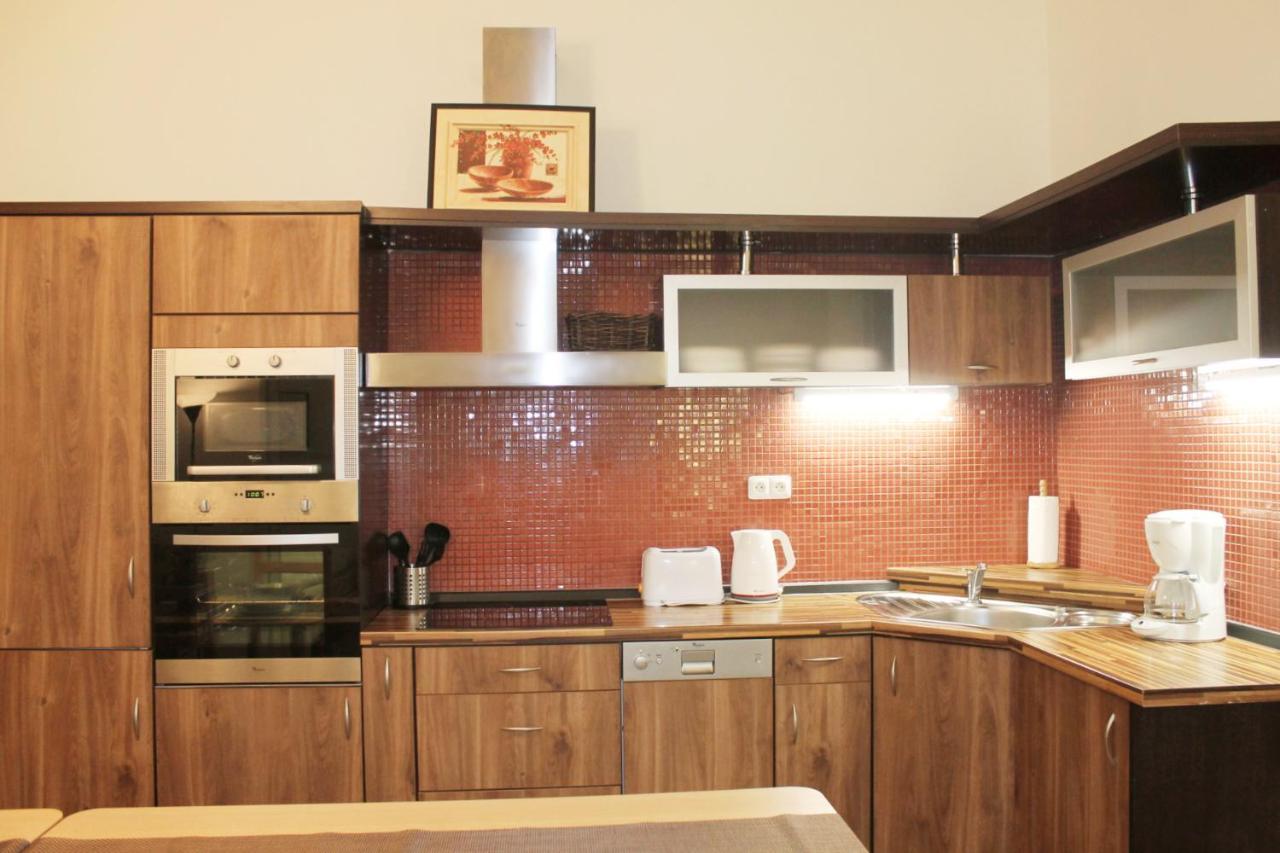 Modern Ve Smeckach 28 *