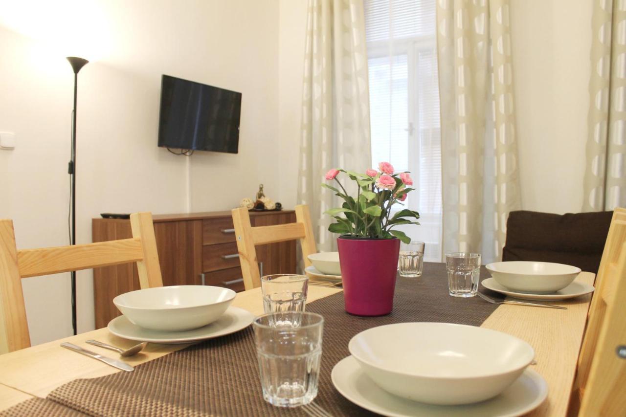 Apartment Modern Ve Smečkách 28 *