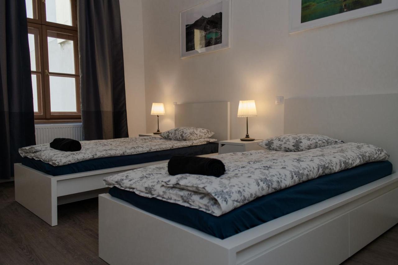 Florenc With 3-bathrooms & Bedrooms *