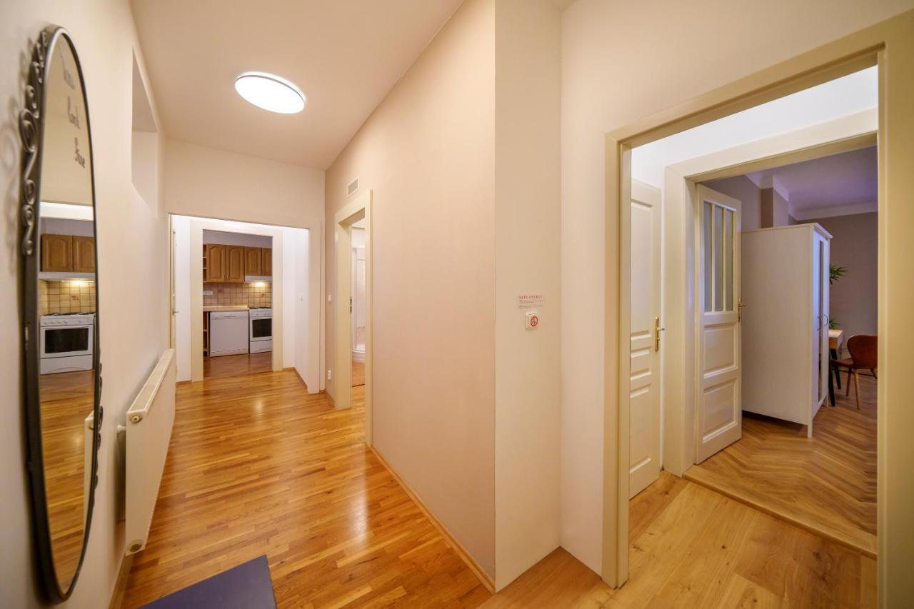 Old Town - Templova Apartment