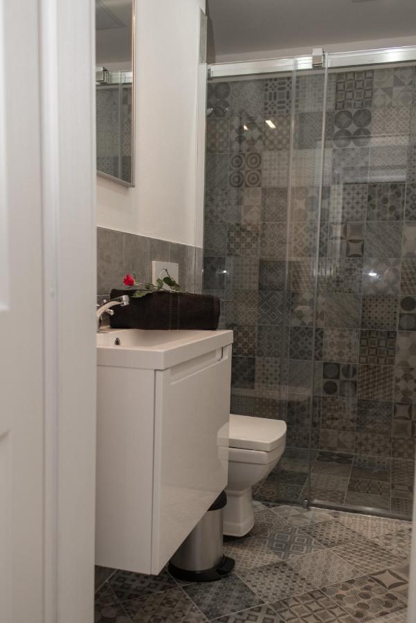 Florenc With 3-bathrooms & Bedrooms Apartment