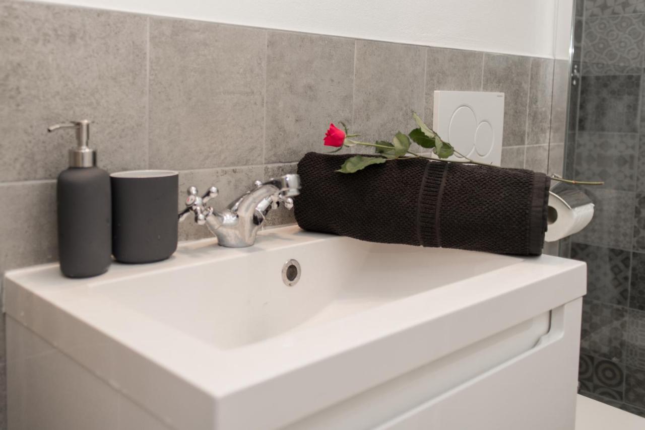 Apartment Florenc With 3-bathrooms & Bedrooms *
