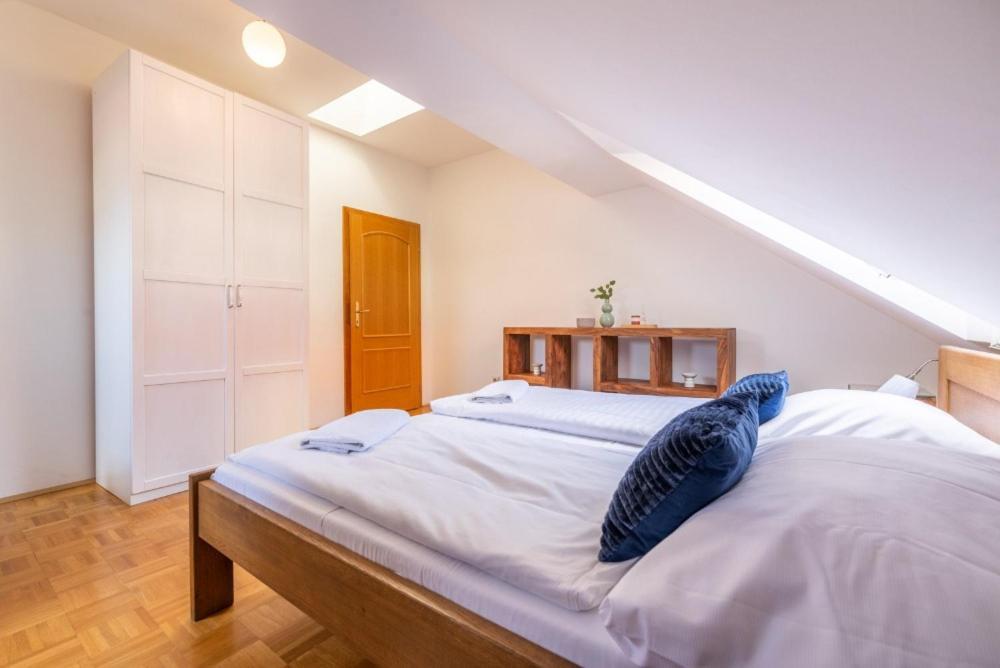 Appartement Templova - Old Town Large With Terrace *