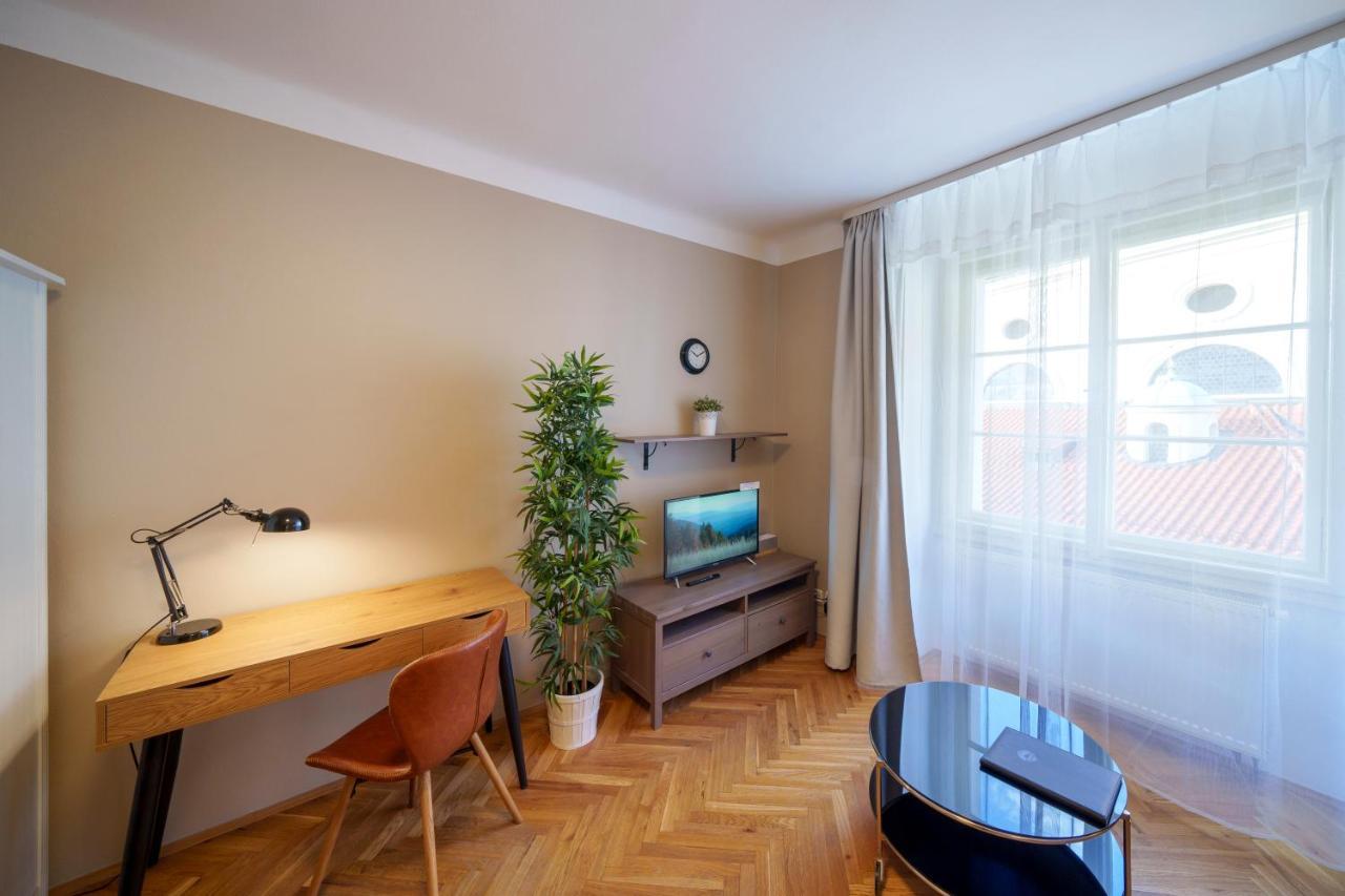 Old Town - Templova Appartement