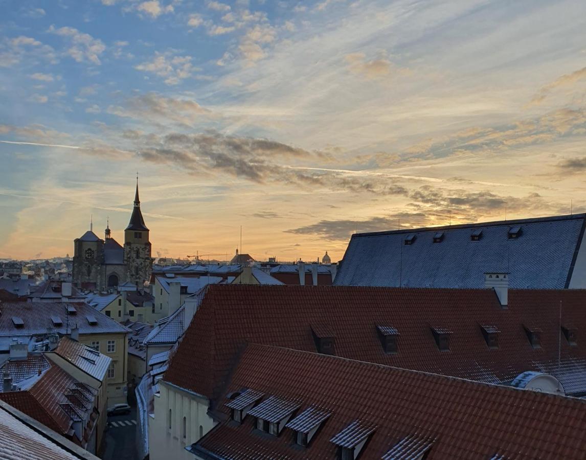 Cozy View Location Charles Bridge Apartment *