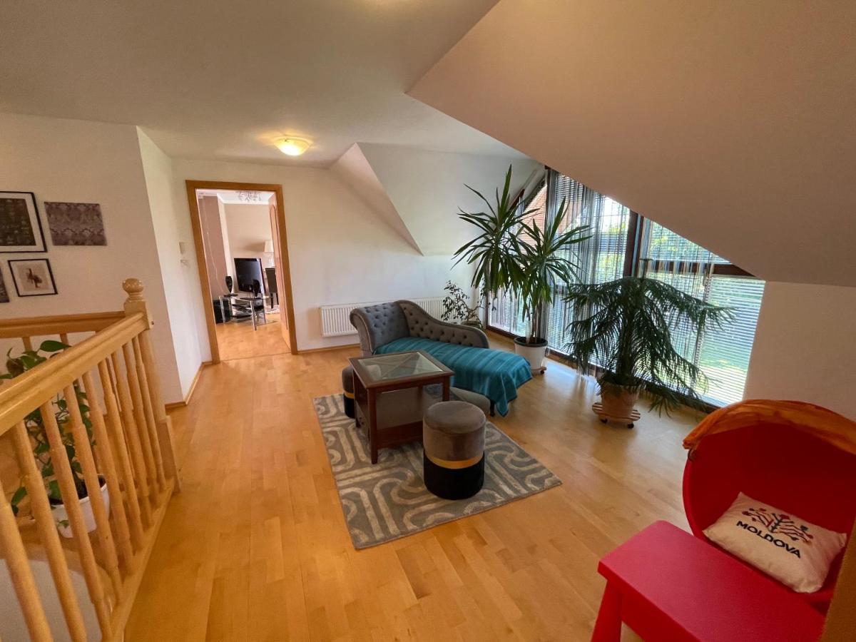Berlin Villa Prague