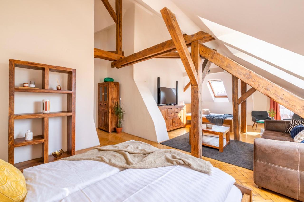 Apartment Stupartska - Tyn Church View With Terrace Prague