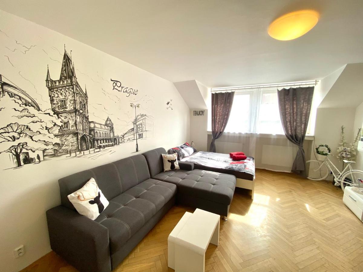 Fantastic In The Center * Prague