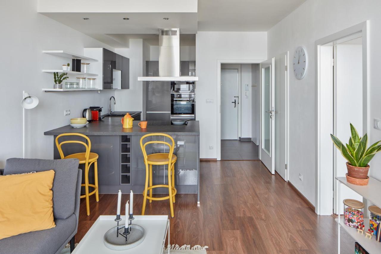 Days - Bright Interior - Free Parking - Spacious Layout Appartement Prague