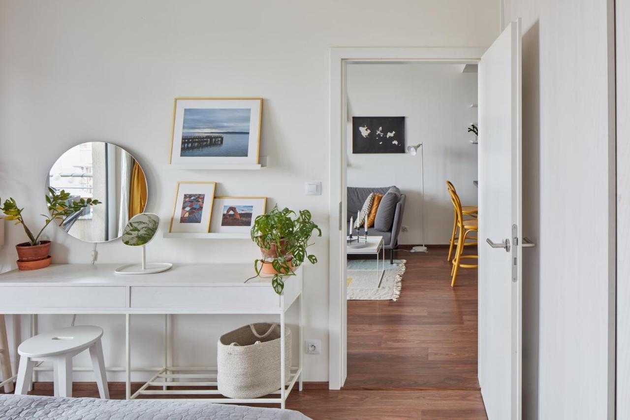 Days - Bright Interior - Free Parking - Spacious Layout Appartement Prague