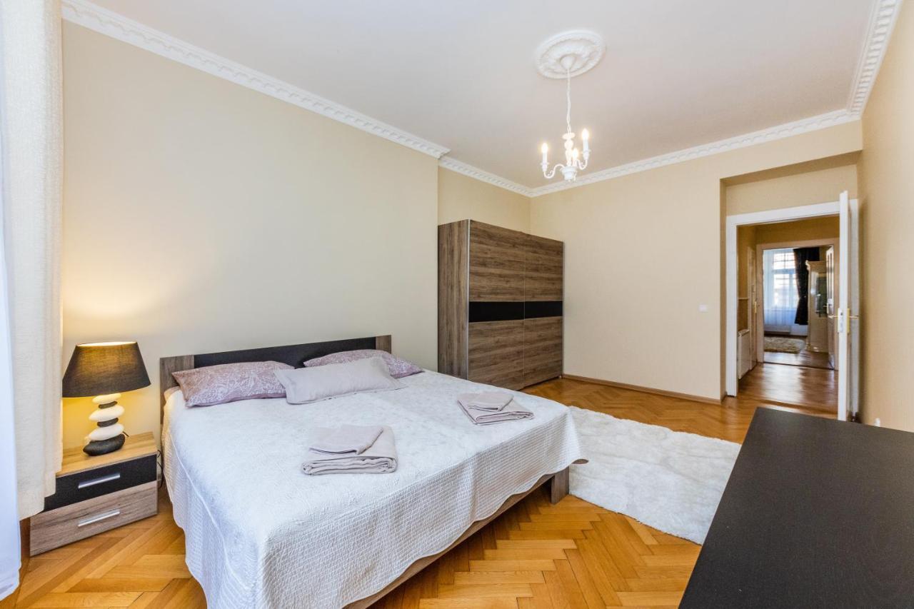 Apartment Prostorny Tripokojovy Apartman U Nabrezi Vltavy *