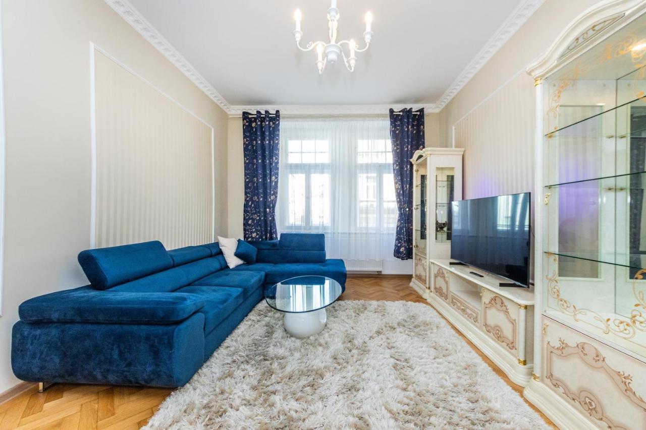 Prostorny Tripokojovy Apartman U Nabrezi Vltavy Apartment Prague