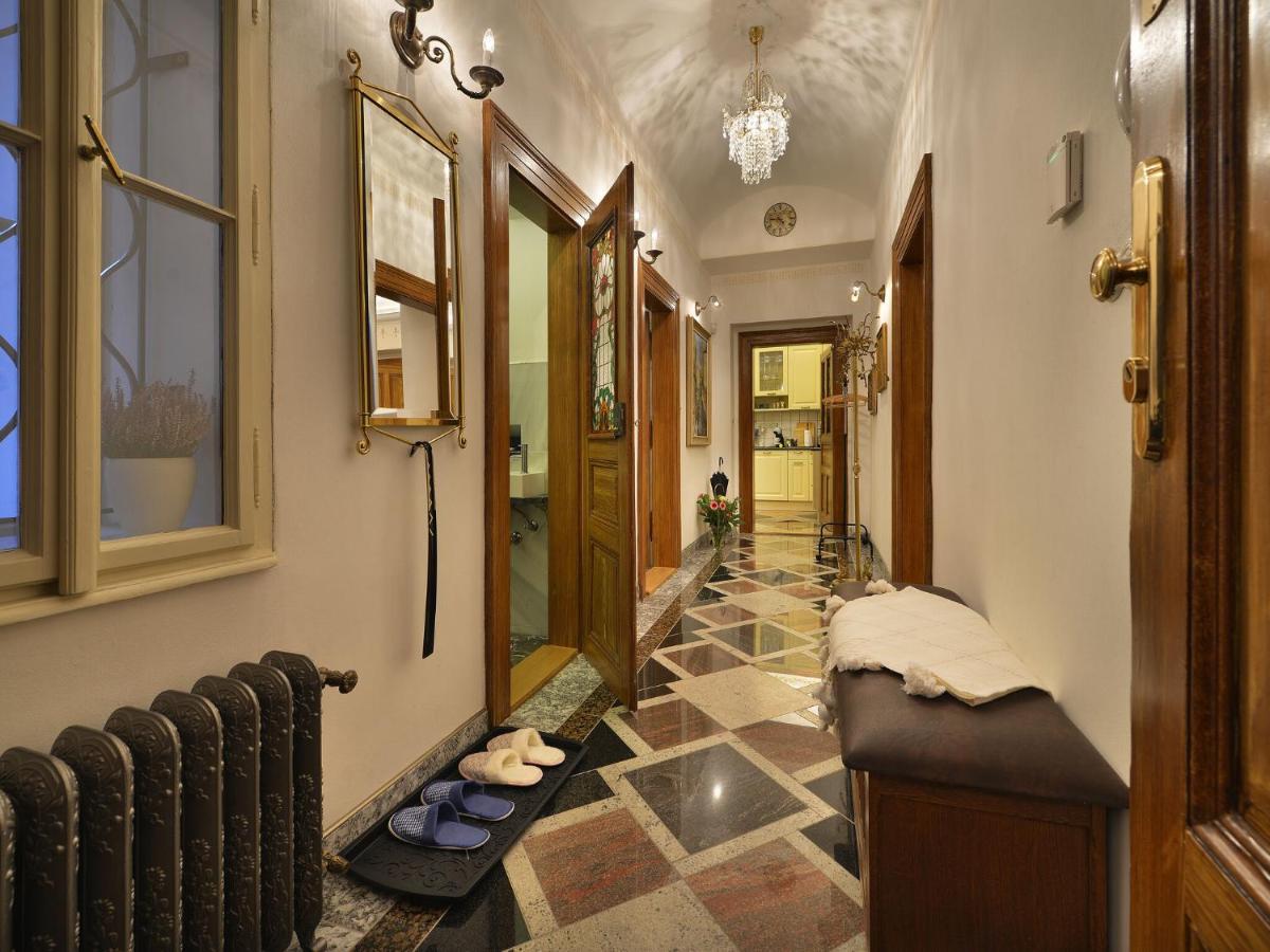 Apartment Unique In Near River Vltava Prag