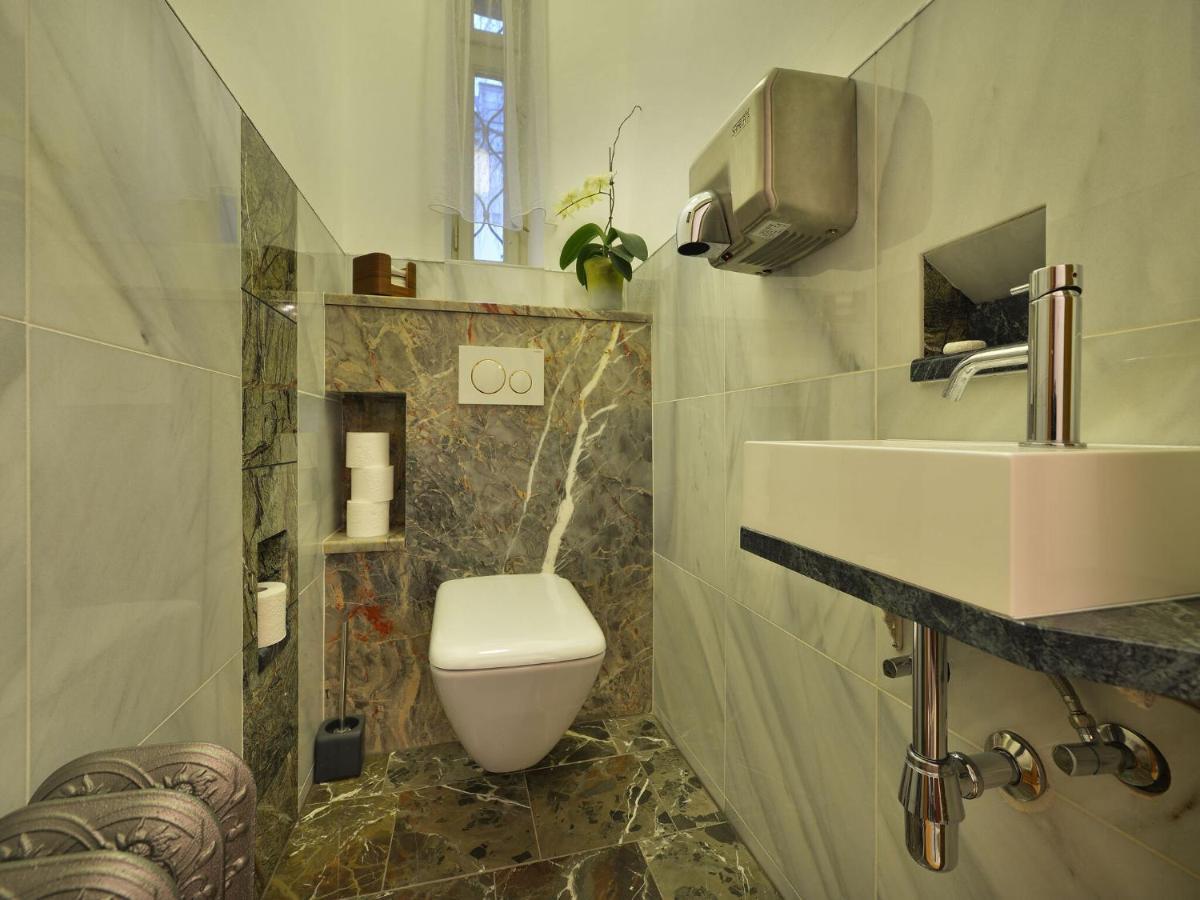 Unique In Near River Vltava Apartment