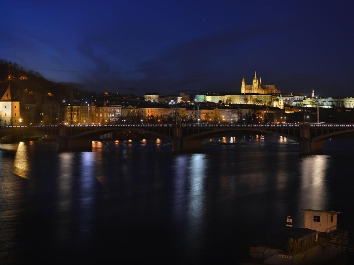 Apartment Unique In Near River Vltava Prag