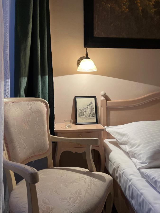 U Cervene Zidle - Red Chair Hotel 3*