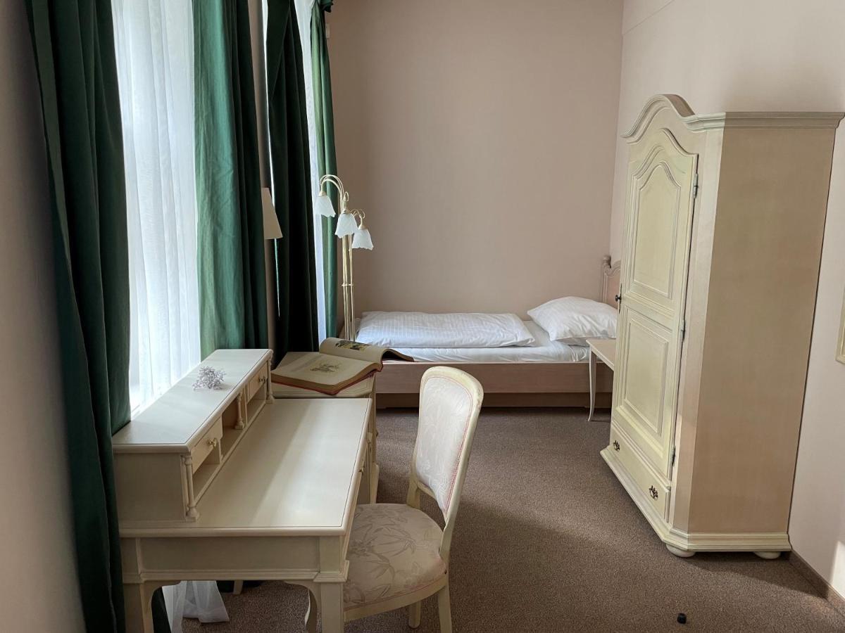 U Cervene Zidle - Red Chair Hotel 3*