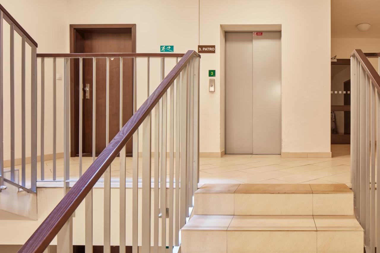 Appartement Days - Bright Interior - Free Parking - Spacious Layout Prague