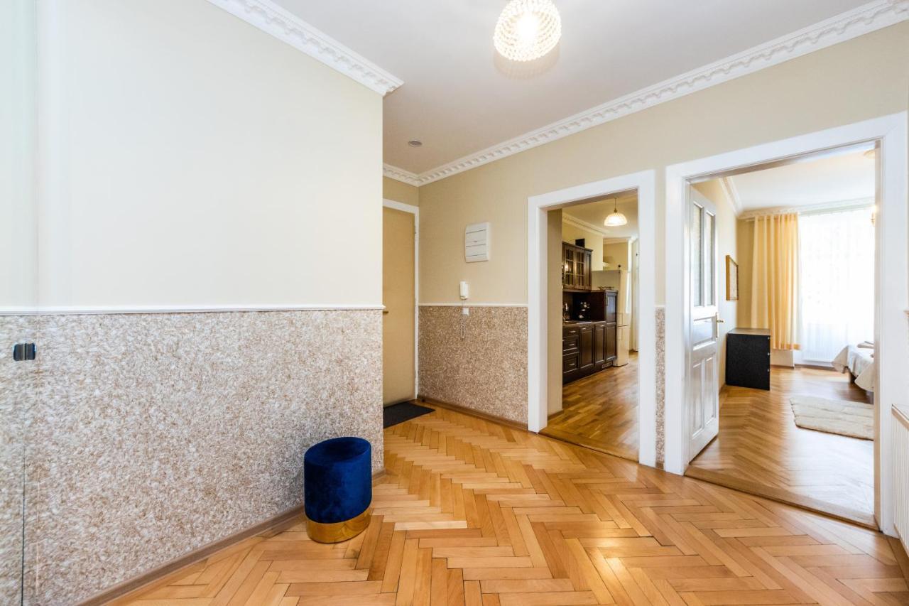 Prostorny Tripokojovy Apartman U Nabrezi Vltavy Prague