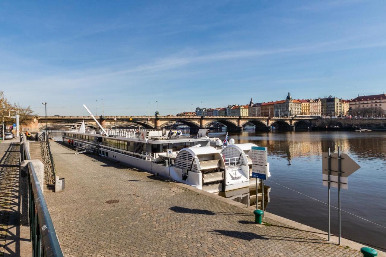 Apartment Prostorny Tripokojovy Apartman U Nabrezi Vltavy