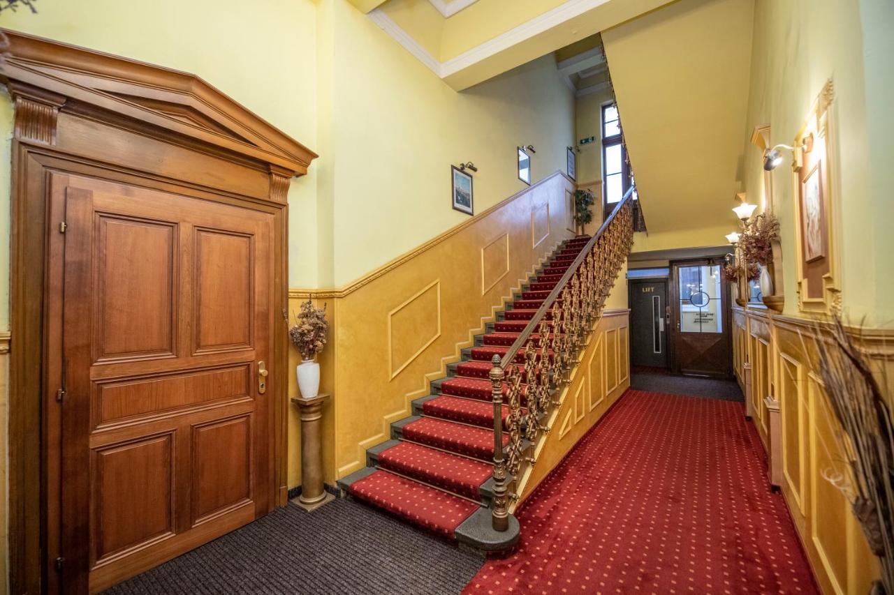 Old Hotel 3*