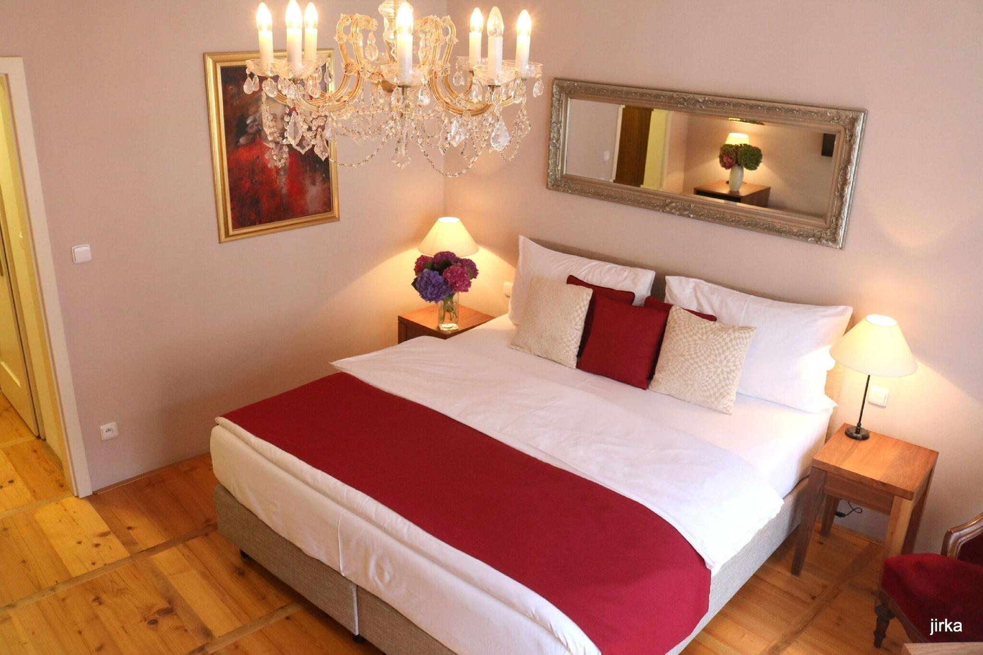 Hotel Golden Key Castle