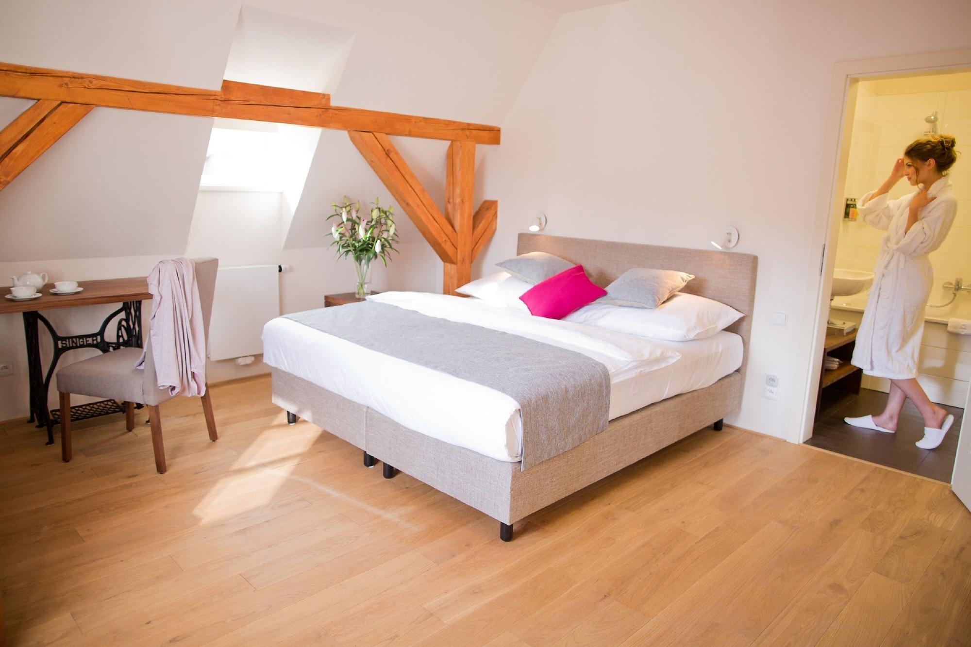 Golden Key Castle 4* Prague