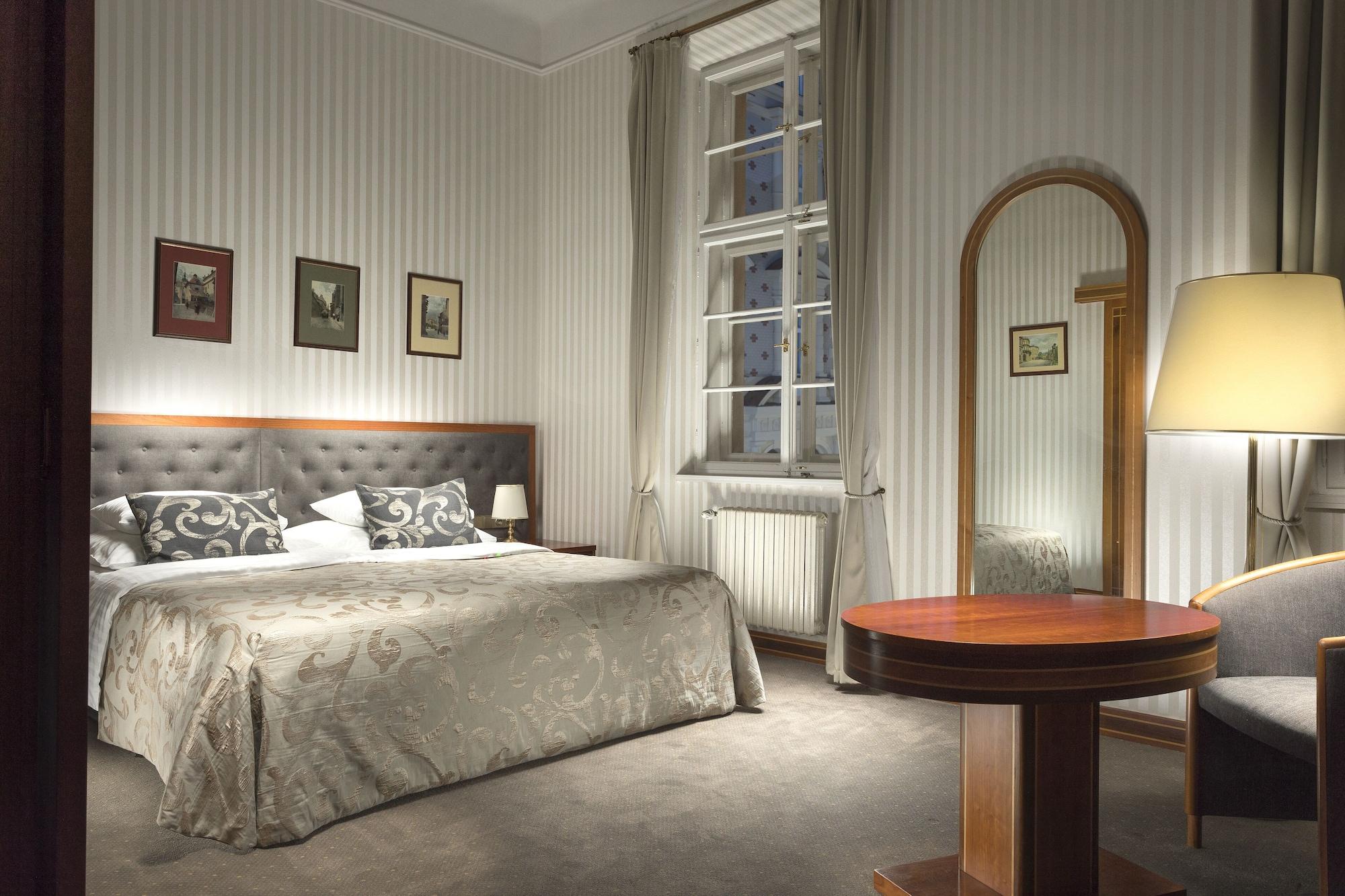 Otel Pod Vezi 4*