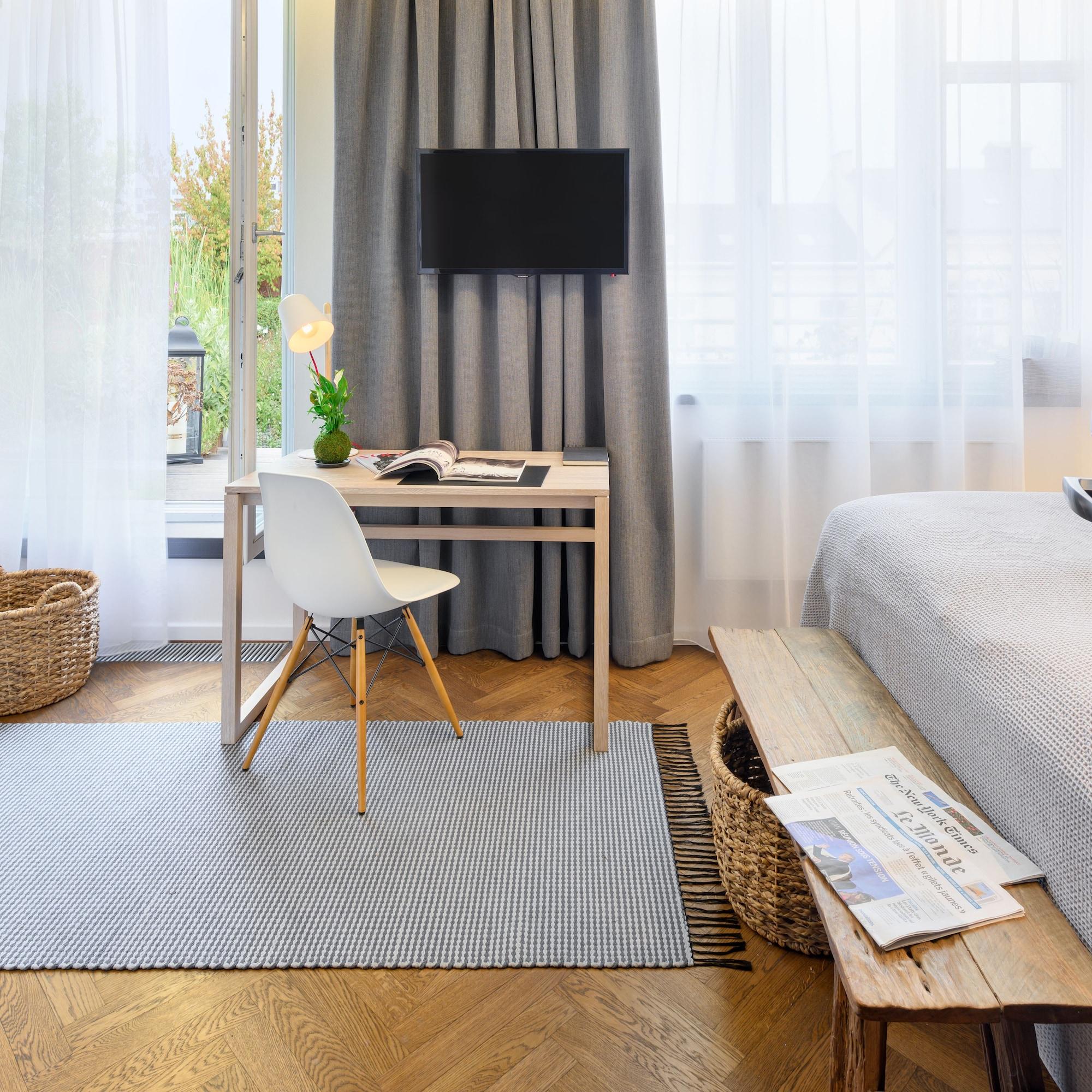 Otel Mosaic House Design
