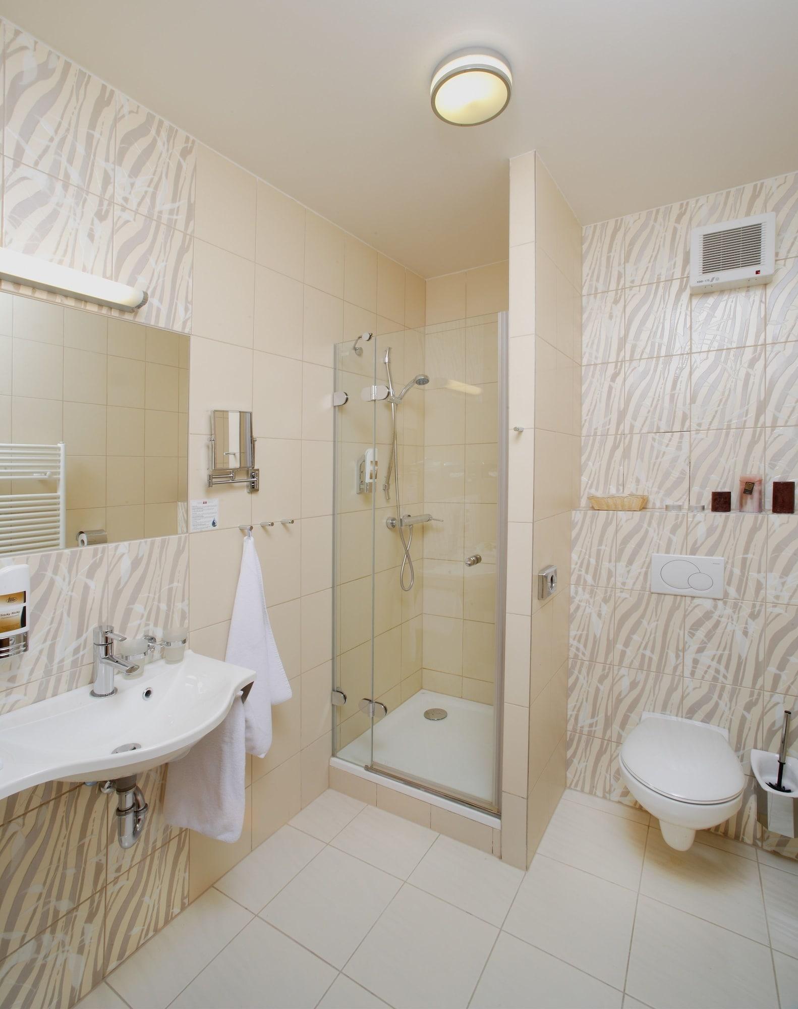 1.republic Hotel 4*