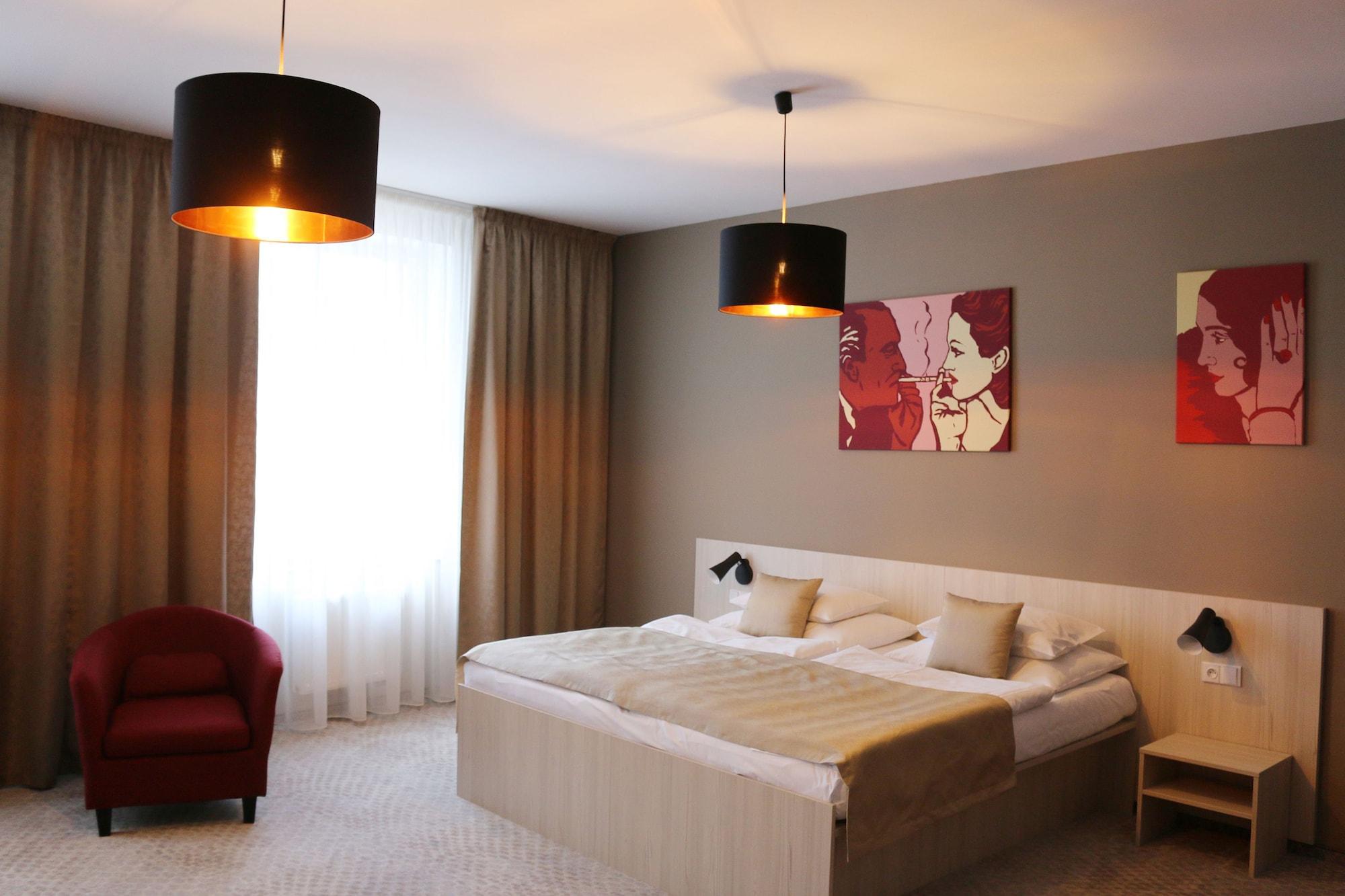 1.republic Hotel 4*