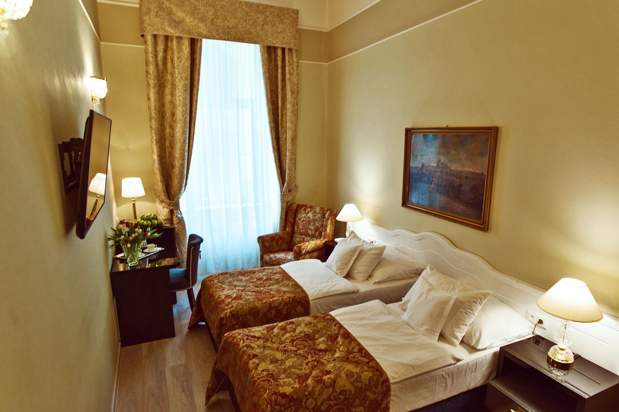 Hotel Julian 4*
