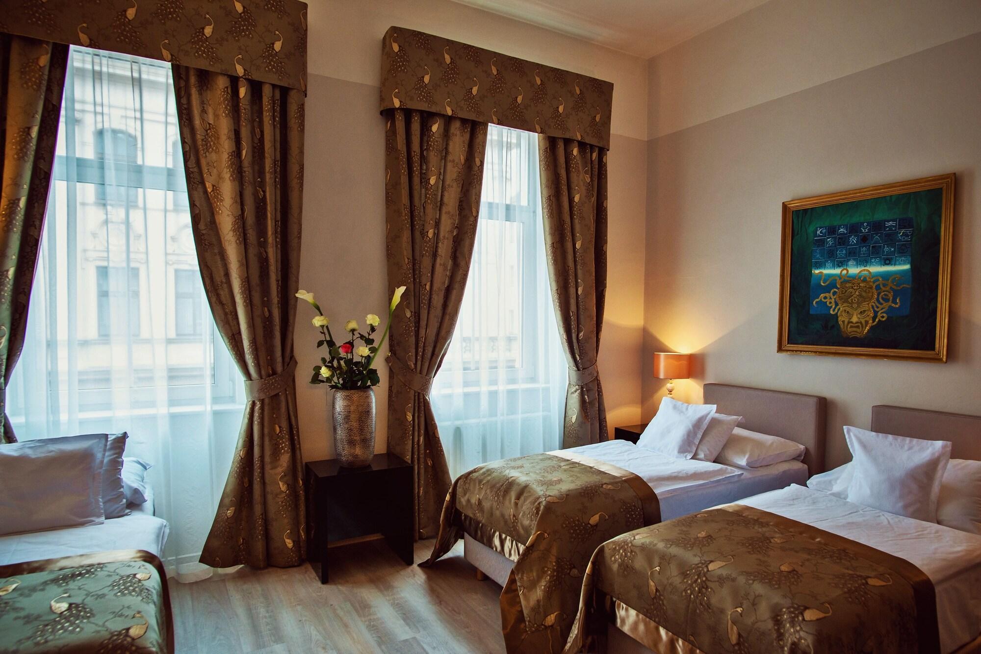 Hotel Julian