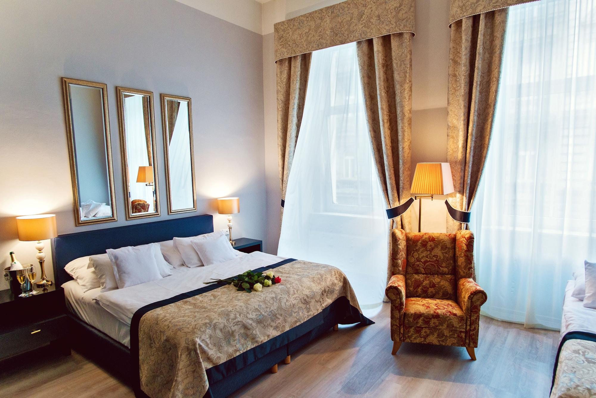 Hotel Julian 4*