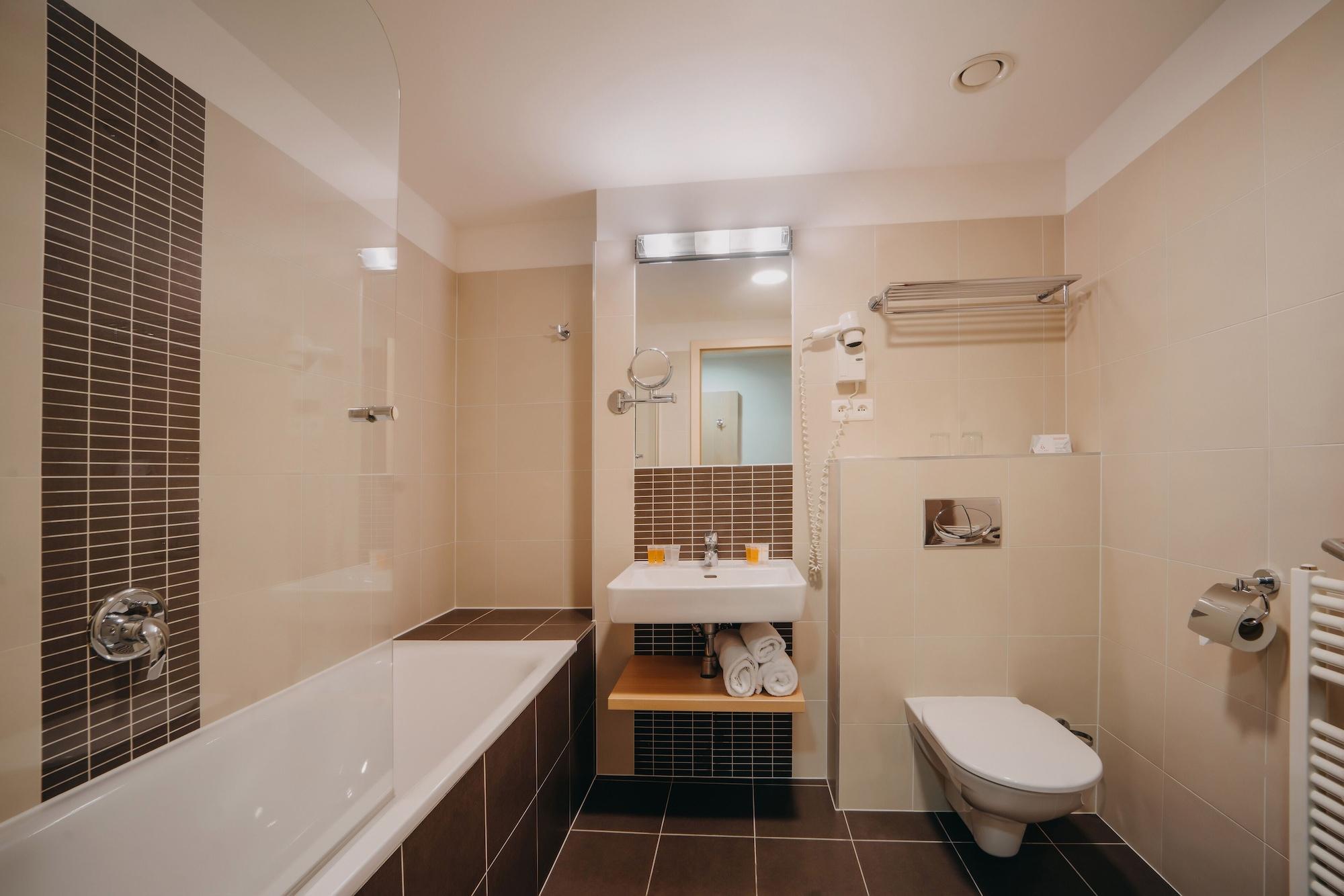 Iris Eden 4*