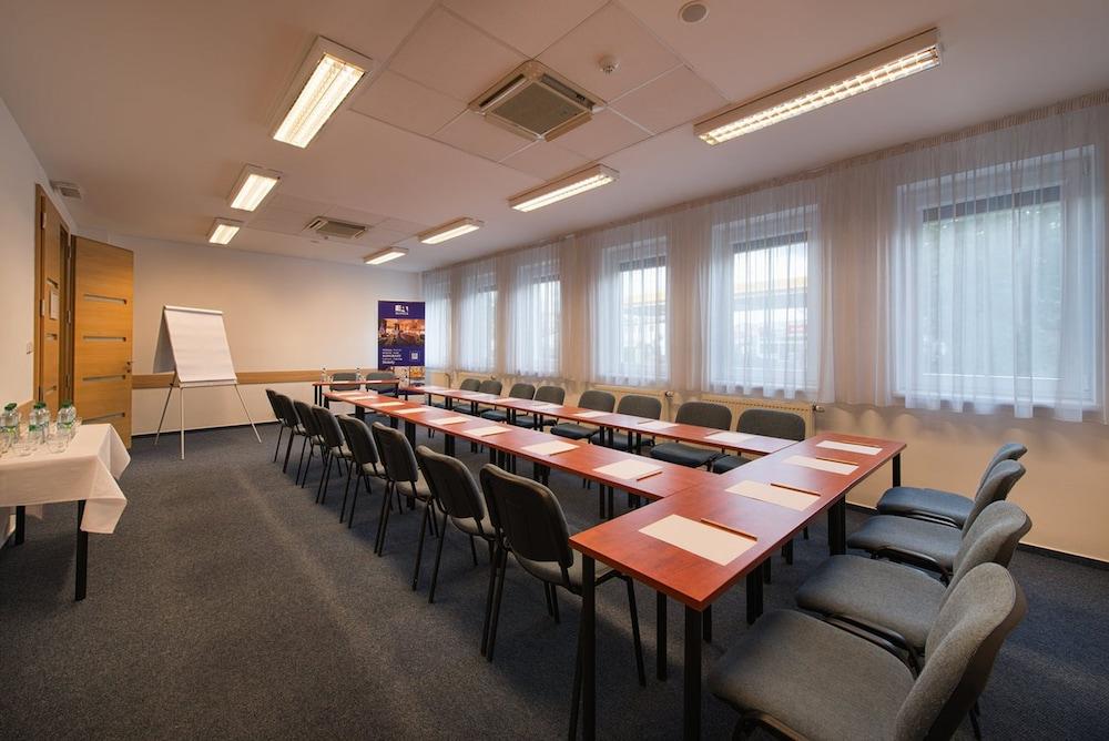 Ea Populus 3* Prague