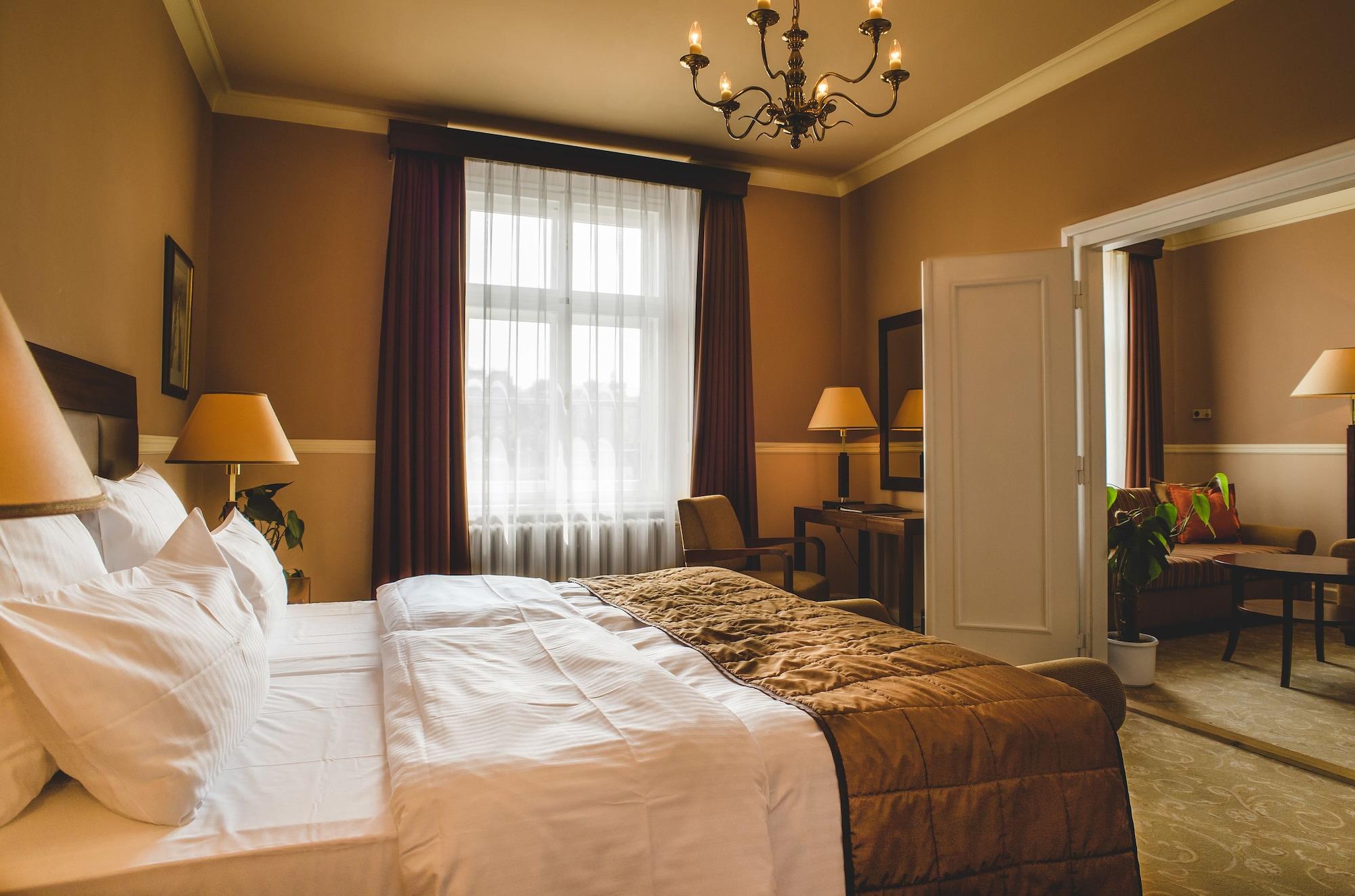 Esplanade Hotel 5*