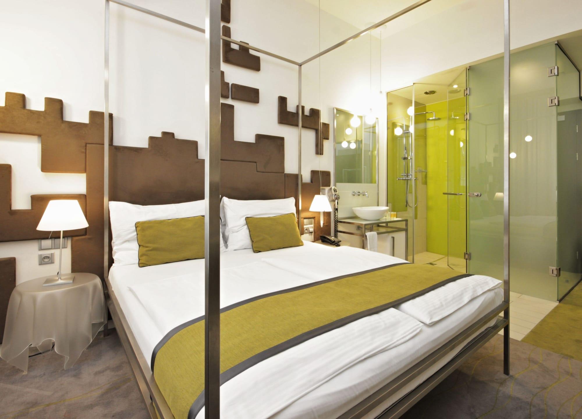 Pure White Hotel 4*