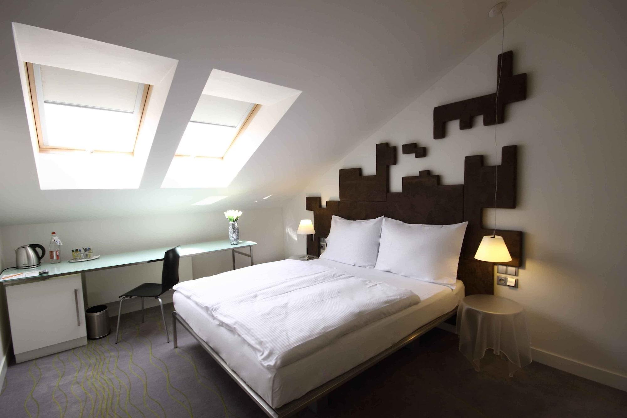 Pure White Hotel 4*