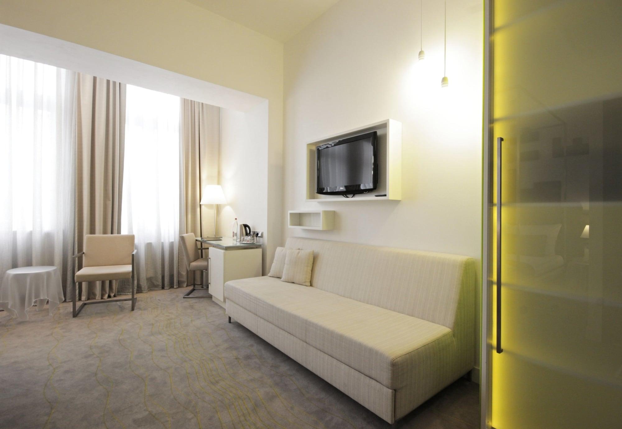 Hotel Pure White 4*