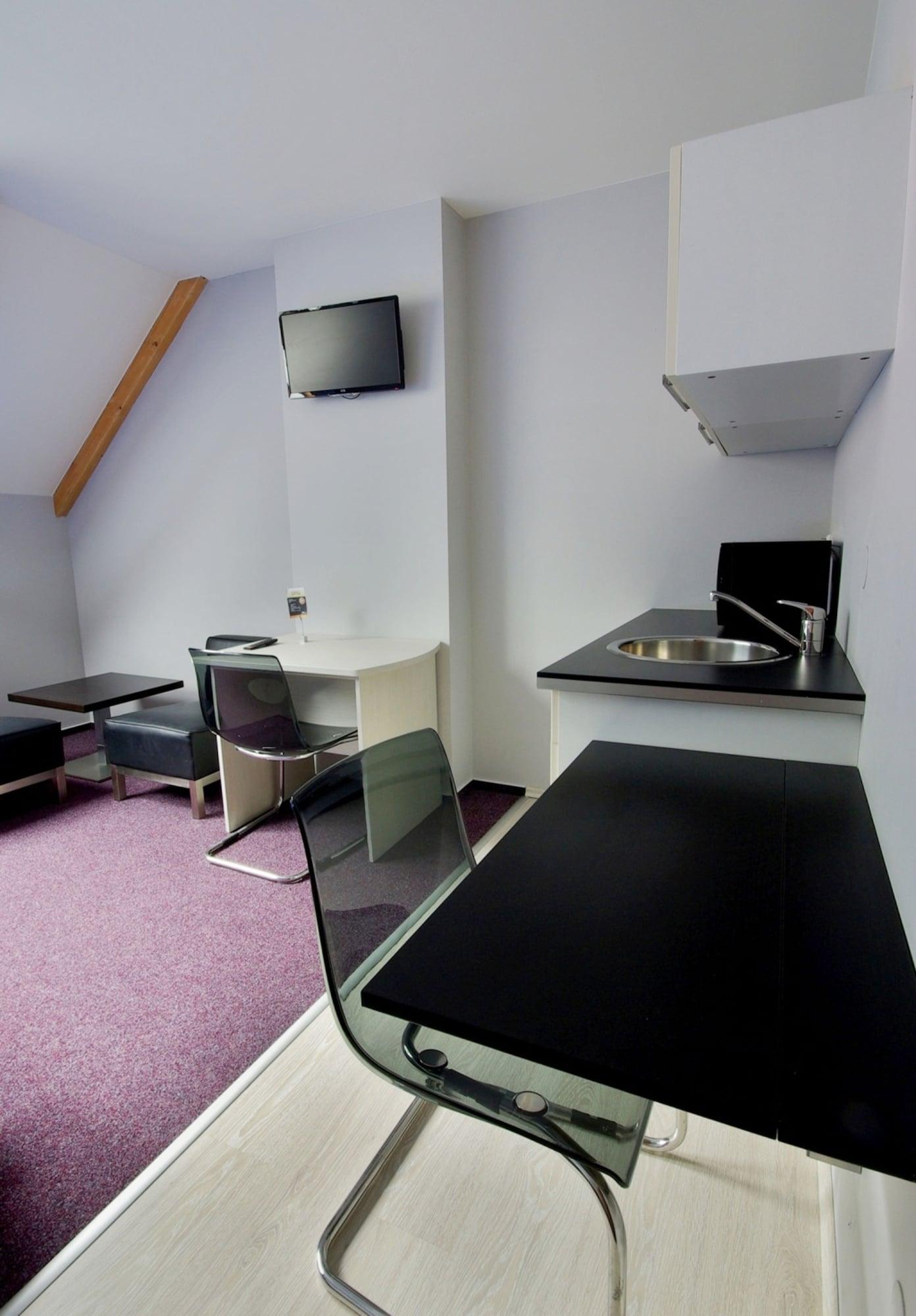 Adeba 3* Prague