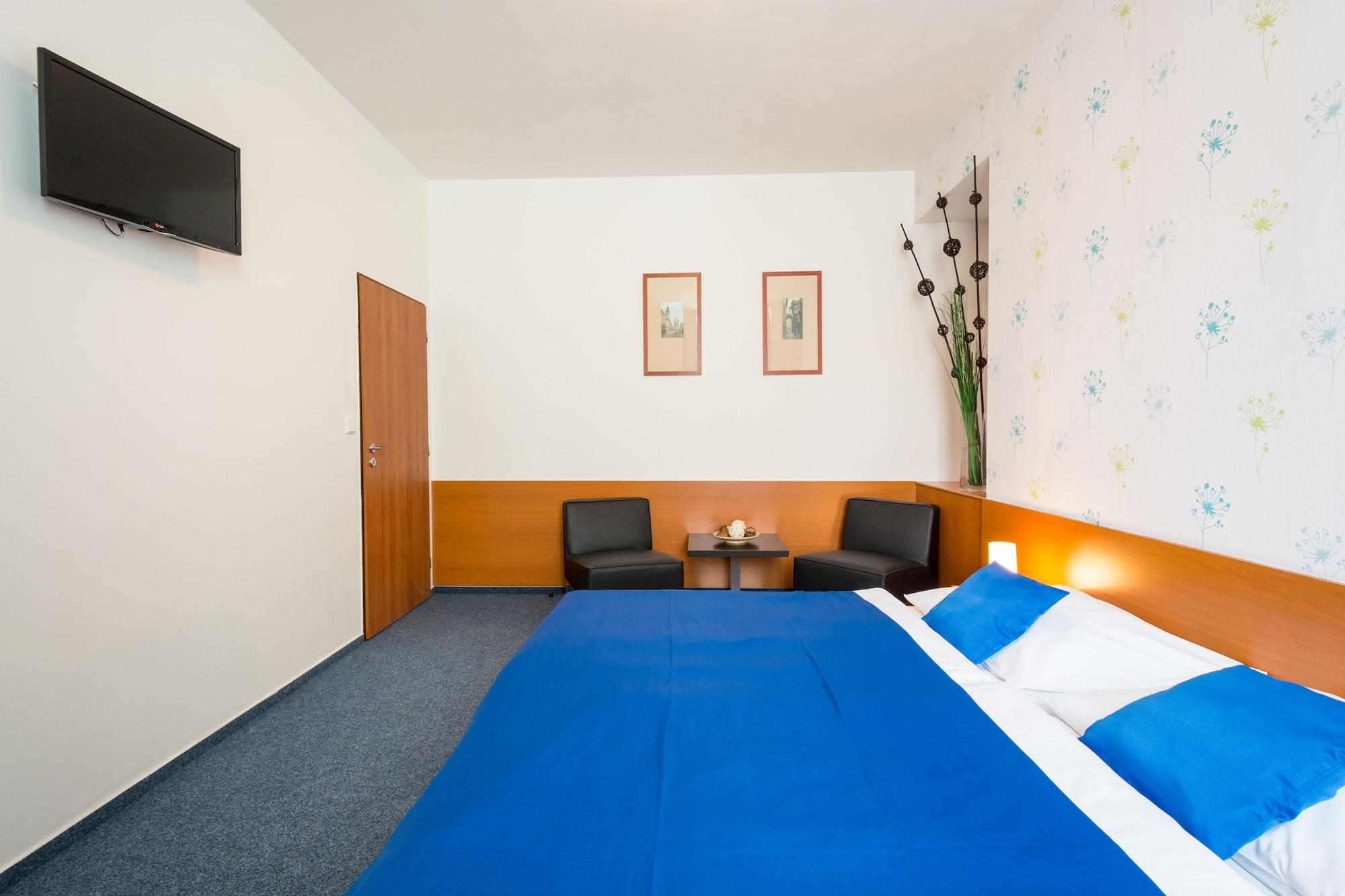 Hotel Adeba 3*