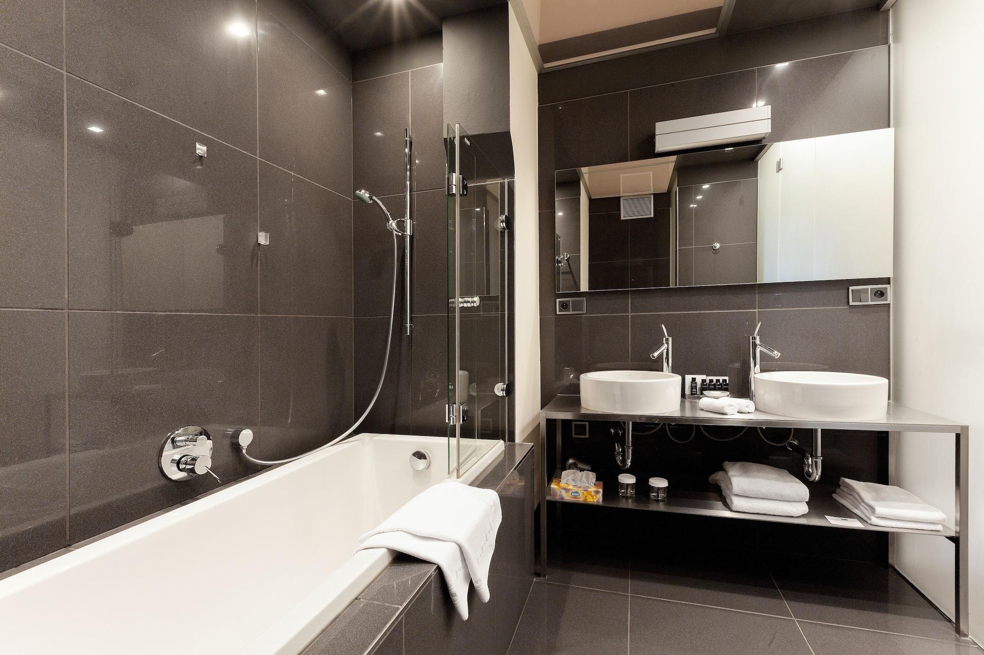 Old Town Square By Emblem Aparthotel Prague