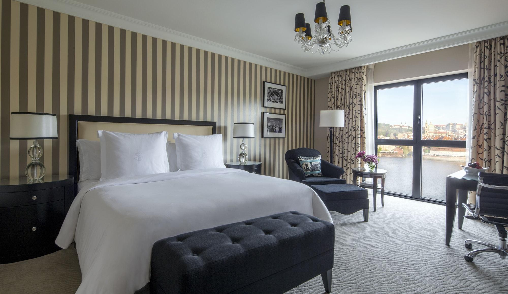 Hotel Four Seasons 5*